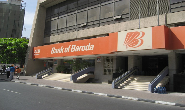 bank-of-baroda-s-licence-revoked-whatsapp-messages-create-panic