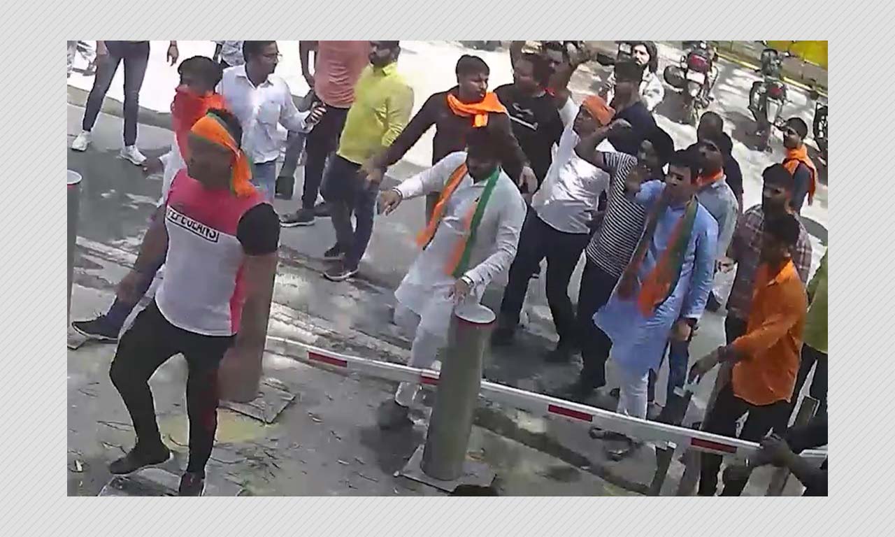 BJP Youth Workers, Led By MP Tejasvi Surya, Vandalise CCTV Cameras ...