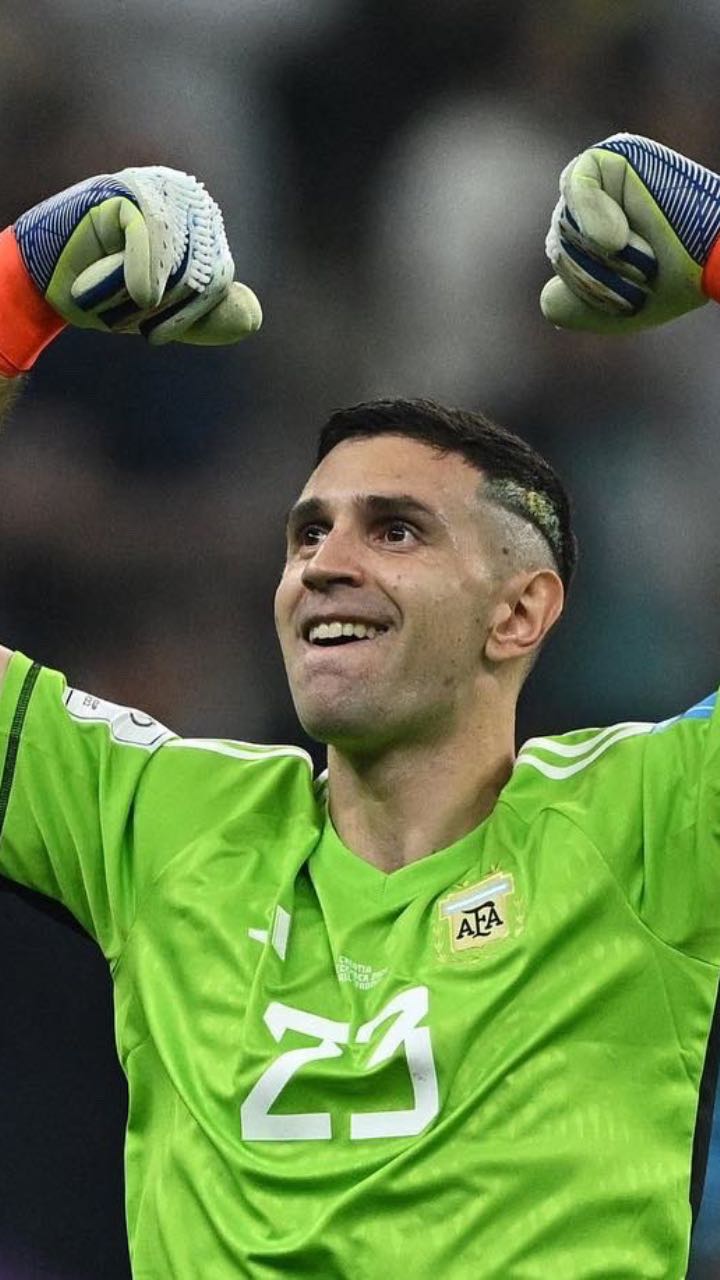 French Were Booing': Argentina Goalkeeper Emiliano Martinez On 'Obsene'  Gesture With Golden Glove